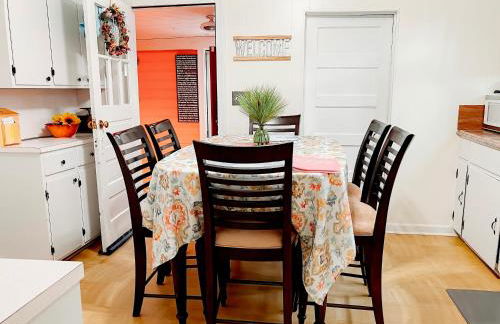 Giggling Creek Cottage - BedJet! King Sized! Gazebo, 45 Acres, Arcades, Nintendo, more - Photo 40