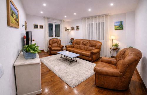 Piso completo para 5 personas en Gijón Casa Lantoxana - Foto 6