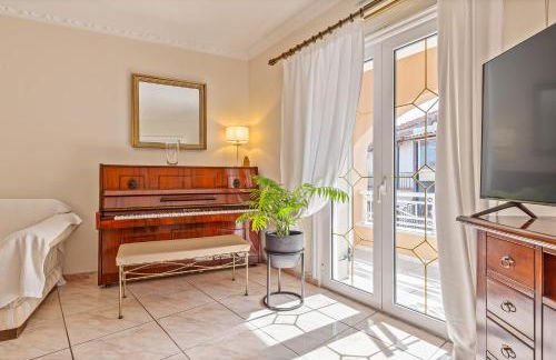 San Elias House - Photo 7