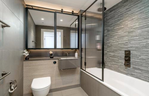 Modern- Battersea Power Station 2-Bed Apartment with Balcony - Foto 18