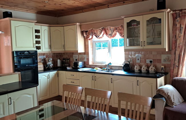 Spacious 6-bed House 10 Minutes From Knock Airport - Photo 16