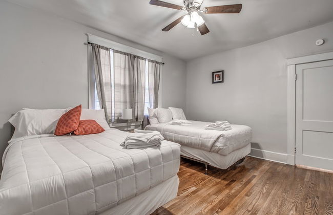 The Rolling Stone Near Downtown - Photo 7