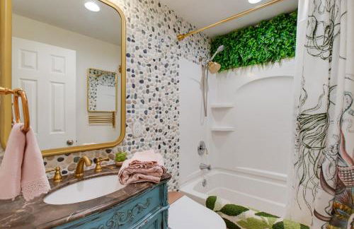 2 Mi to Old Town Pet-Friendly Home Base in Arvada - Foto 15