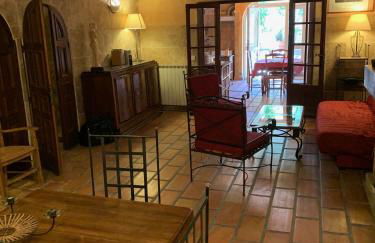 La maison sur la place dans Aigues Mortes - Foto 38