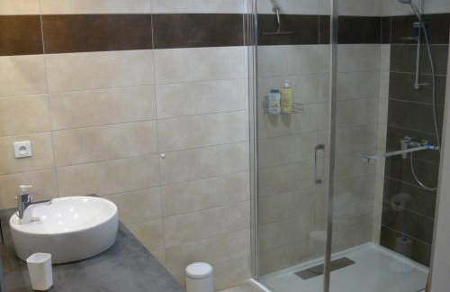 STUDIO ENTRE SAVINES ET EMBRUN PRES DU LAC DE SERREPONçON - Foto 2