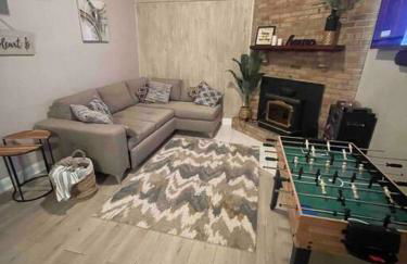 Modern Home near Lake w HotTub, Game Room, Fireplace - Foto 58