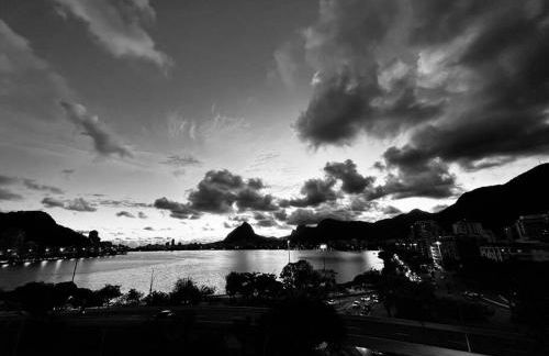 Cobertura Estilosa com Vista Linda e Privacidade - Foto 39