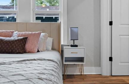 Mid-Century Modern Retreat by Coffee, Food + Shops - Foto 36