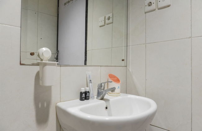 Good And Homey 2Br At Nifarro Park Apartment - Foto 2