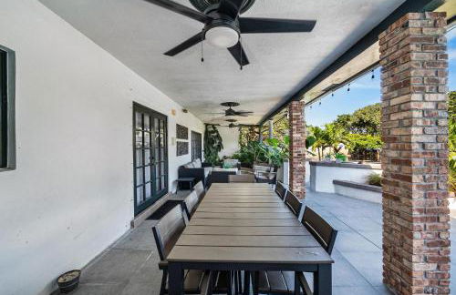 8BR Gem With Pool, Lake View & Tons of Amenities! - Foto 112