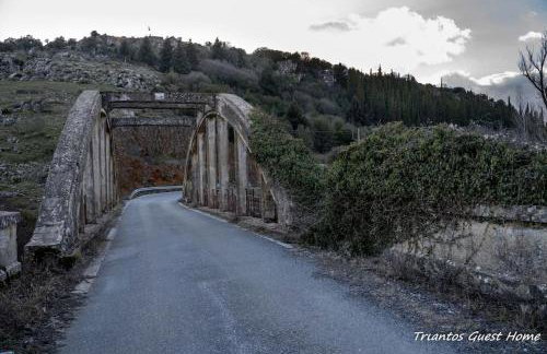 Triantos Guesthome Suite - Photo 36