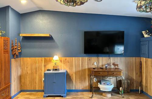 6 bedrooms! Family friendly! Spacious! PNW Rustic! - Photo 15