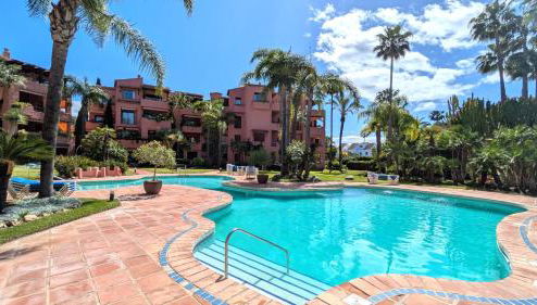 Marbella Bliss 2 Min to Alicate Beach and Pool in Residence - Foto 1, Garden, sunbed, Garden view