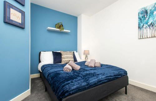 Carnforth 91 by Alt-Stay - 2 Bed En Suite Home - Parking, WiFi & King Bed - Contractors & Relocations - Weekly & Monthly Rates - Foto 3