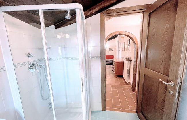 Vicolo - Sleeps 5 With air Con, Wifi, Balcony for Dining and Pool - Photo 18