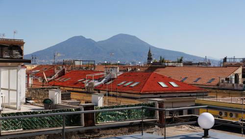 Exclusive Spaccanapoli Penthouse-Terrace with Lift By HouseinNaples - Foto 2