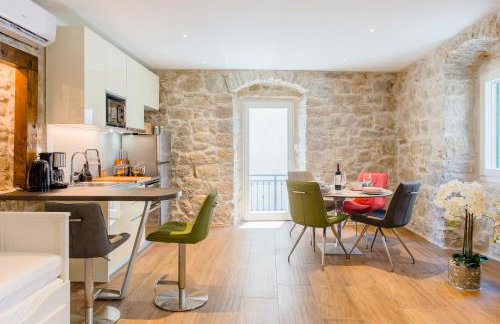 Luxury Apt Petra in 400 year old stone house 4+2 - Photo 4