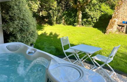 Gîtes de charme "l'écrin de Vendée" jacuzzi privatif, piscine chauffée, prestations bien être, vélos à 10 mn de l'océan sur 3,5 h de verdure - Photo 57