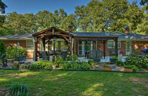 Charming Florence Getaway with Fireplace and Grill! - Foto 3