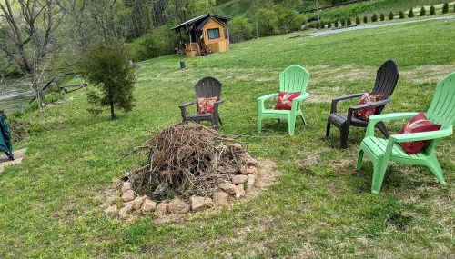 Rustic Cabin Rental near Asheville Perfect for a Weekend Getaway on Tuckasegee River - Foto 5