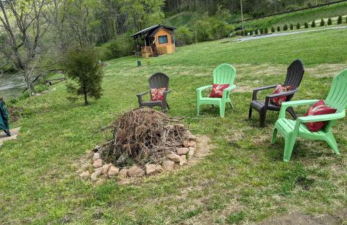 Rustic Cabin Rental near Asheville Perfect for a Weekend Getaway on Tuckasegee River - Foto 5