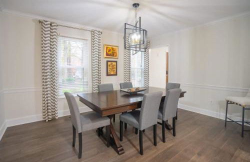 Fire pit - 6 Min to North Hills - Screened Porch - Foto 14