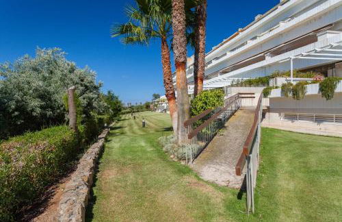artQhost Costa Ballena Penthouse Ocean and Golf views & Free Parking - Photo 25