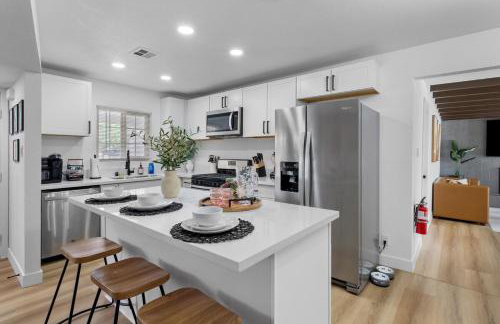 North Vegas Family Oasis 4BR, Pool, BBQ, Games - Foto 10