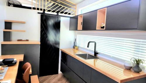 Designer Modern Tiny Home w All of The Amenities - Foto 3