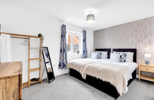 Contractors Retreat 3 bedroom house, sleeps up to 7, free parking - Foto 46