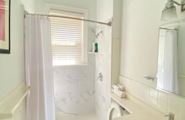 Large DUPLEX Apt 2Bdrm 1Den-Metro - Foto 35