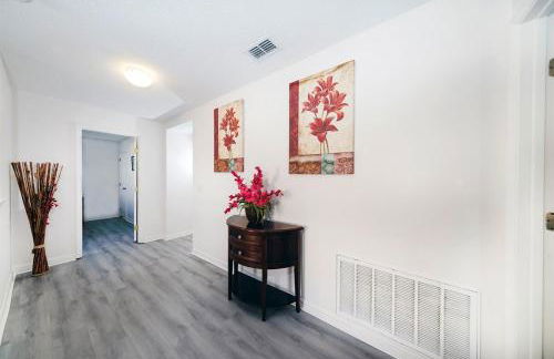 Spacious 6BR 4BA Villa, Private Pool, Near Disney - Foto 16