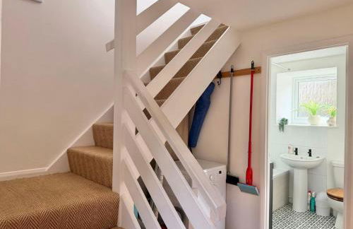 One bed Character Cottage with Parking and Garden - Foto 9