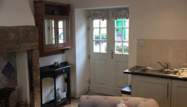 Eden's House - Photo 2