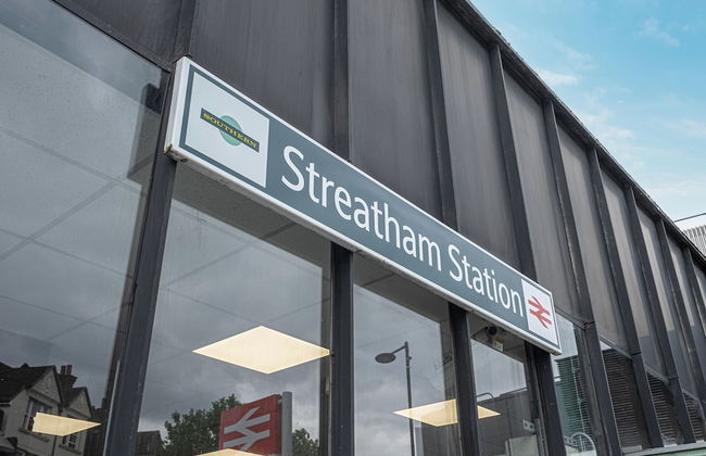 Chic and Colourful Family Home by Underthedoormat - Foto 66