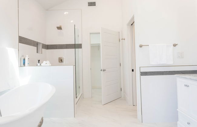 Ince by Avantstay 100 Meters to Amazon Studios - Photo 21