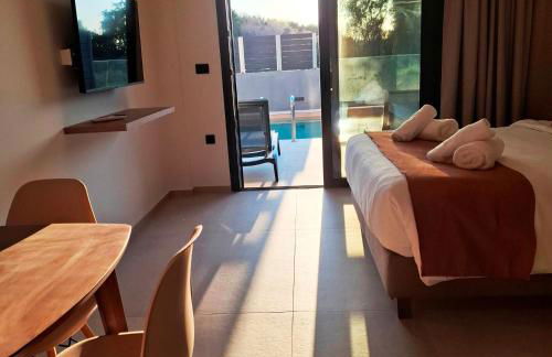 Aelia Luxury Apartments & Pool - Photo 55