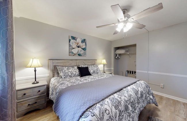 Romar Tower Condos - Photo 13