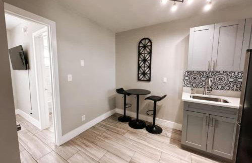 Rustic Retreats Cozy 1BR For 4 Guests Minutes From Las Olas - Foto 8