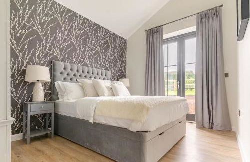 The Old Coach House - Hot Tub - Dorset - Photo 17