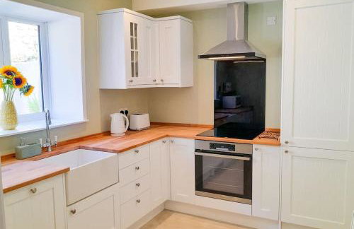 Cosy coastal retreat lovingly refurbished - Foto 9