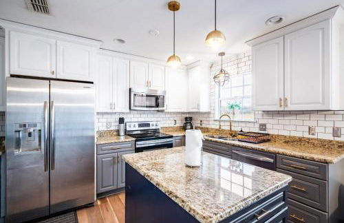 3BR Lakefront in Nashville with BBQ & Hot Tub - Foto 9