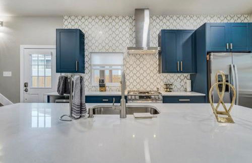 Baby Blue - Hot Tub Easy Access to Top Locations - Foto 16