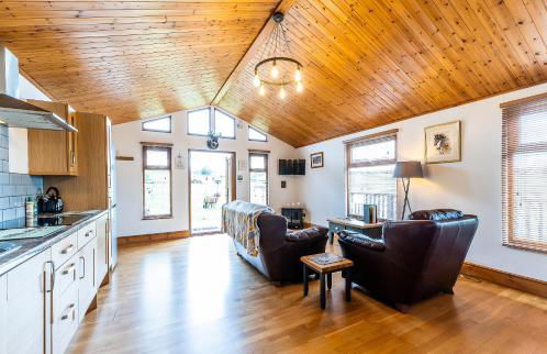 FAIRVIEW FARM Holiday Accommodation 14 Luxury Lodges, Cabins, Dog Friendly, Suitable for Couples, Families and Groups, Wedding Guests , Corporate events, Sleeps 2-65 guests in Ravenshead, Nottingham near Sherwood Forest, set in 88 acres - Photo 70