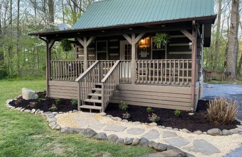 Sweet - 2 Bedrooms, 2 Baths, Sleeps 6 Cabin by RedAwning - Foto 15