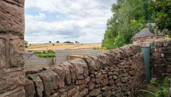 Picturesque Countryside Cottage minutes from Alton towers & Peak Wildlife park Whiston Hall Wedding venue - Foto 1