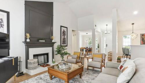 Sophisticated 3 Bedroom Retreat-Near Six Flags - Foto 1, Other