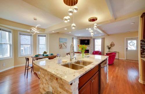 Walk to Kinnickinnic Ave! Newly Updated Abode - Foto 13