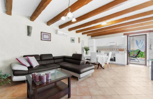 Holiday House with Private Pool Villa Ladybug - Foto 4