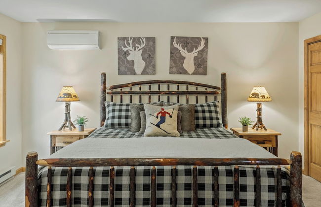 Pocono Paradise by Avantstay Lakeside Retreat, Hot Tub, Game Room, Near Beach - Foto 22